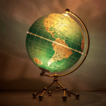 grand globe terrestre lumineux